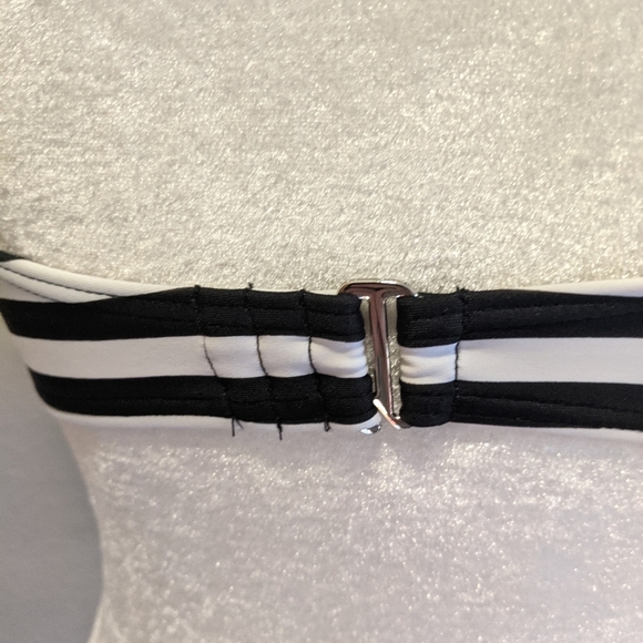 New Cocoship Convertible Black And White Striped Bikini Swim Top Size Small - Picture 5 of 8